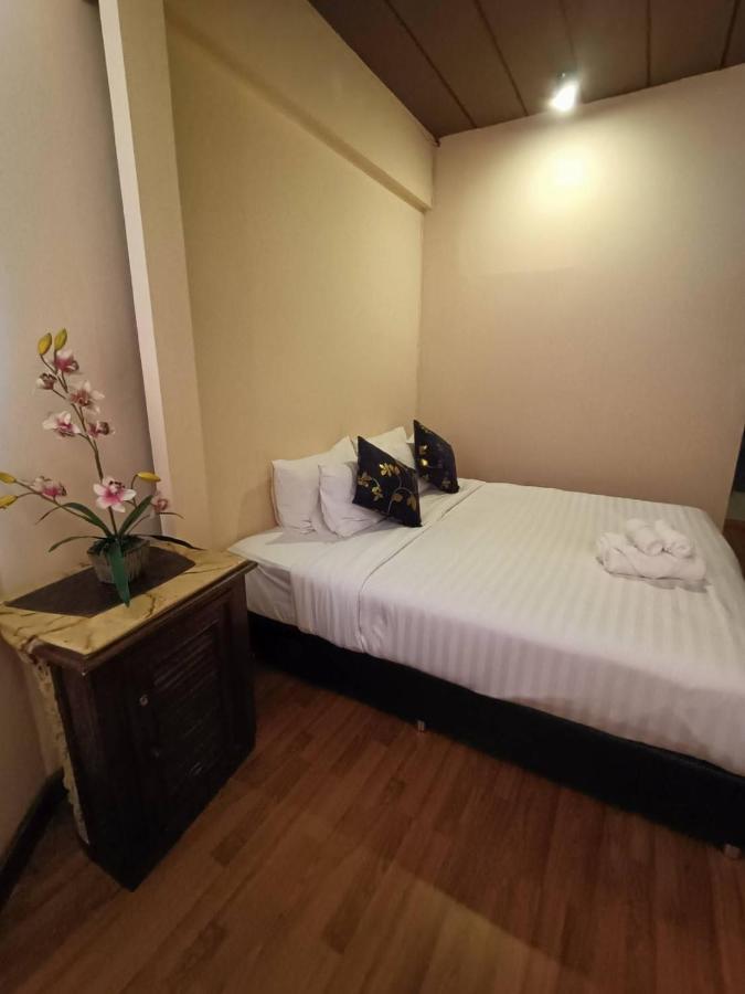 A Pousada Soft Night Barzaar Chiang Mai Exterior foto