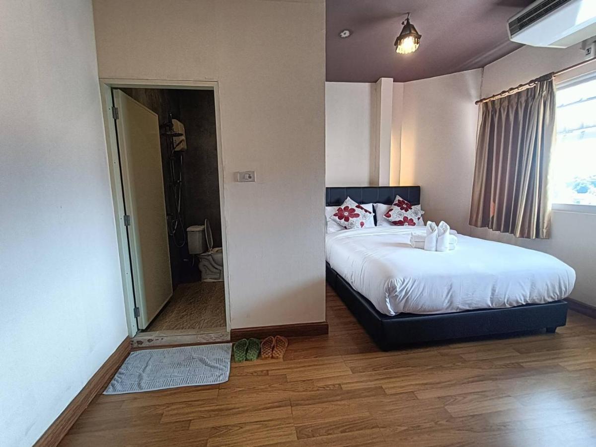 A Pousada Soft Night Barzaar Chiang Mai Exterior foto