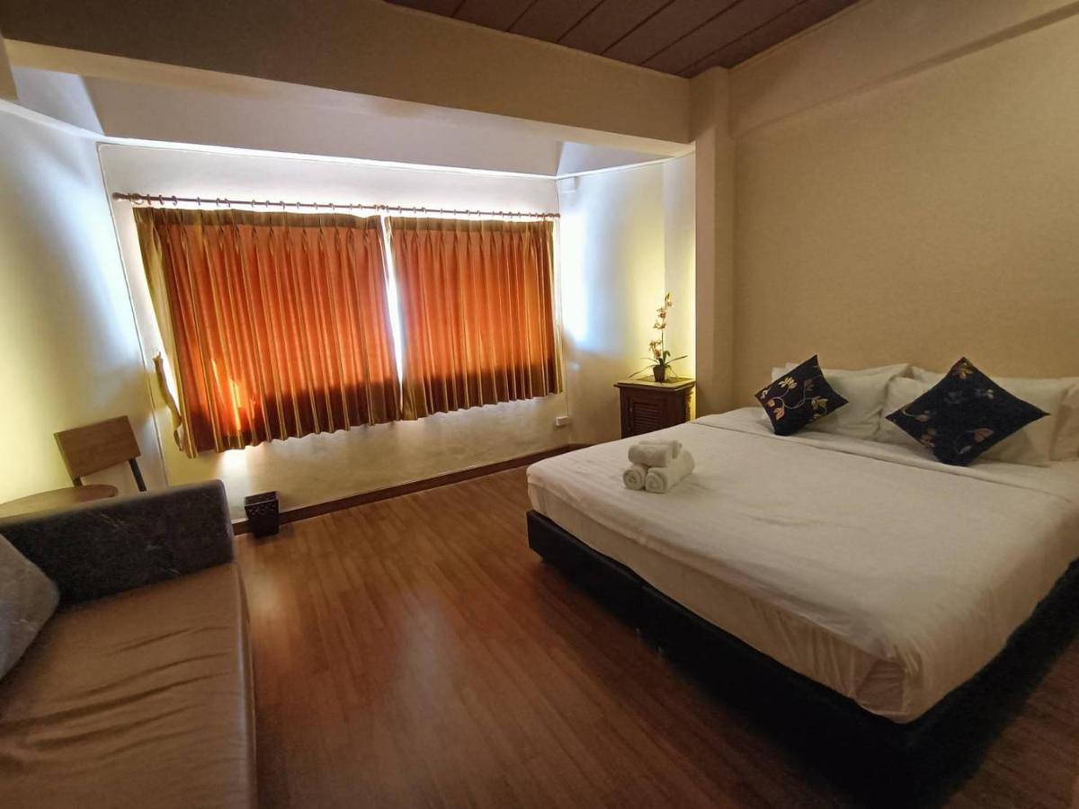 A Pousada Soft Night Barzaar Chiang Mai Exterior foto